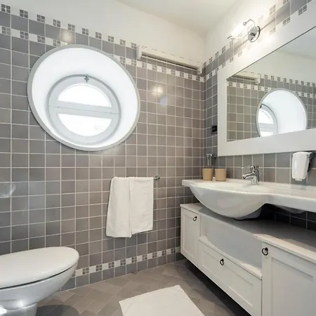 La Canonica New Location Apartment *